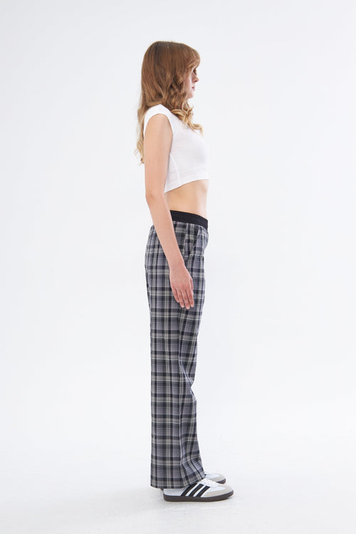 BOYFRIEND Trousers - Black
